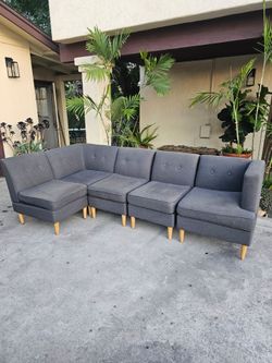 Compact Gray 5 Piece Modular Sectional Couch