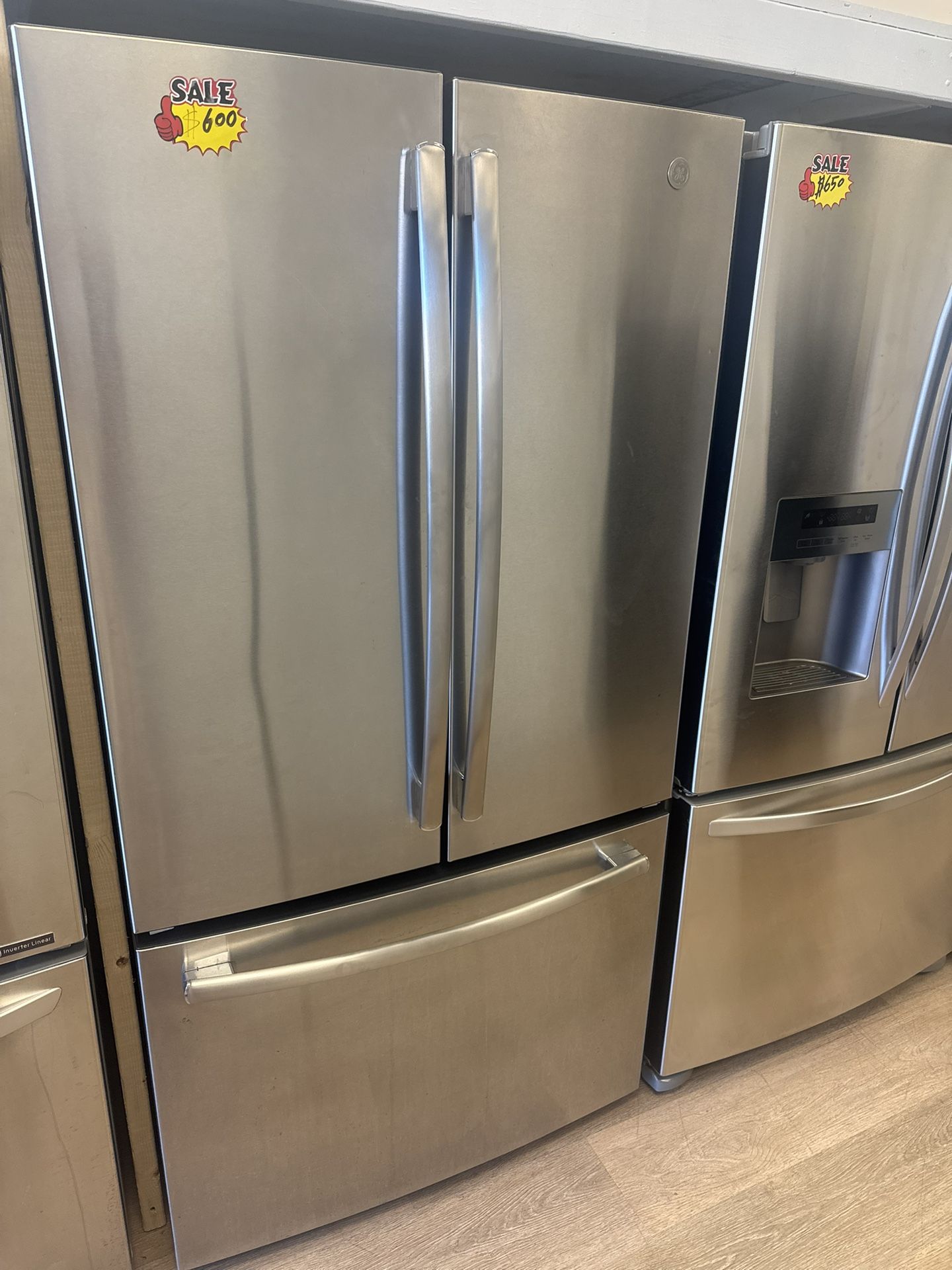 GE Stainless Steel Bottom Freezer refrigerator With Ice & Water