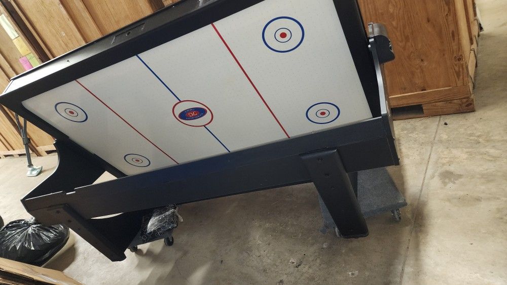 Pool Table / Air Hockey