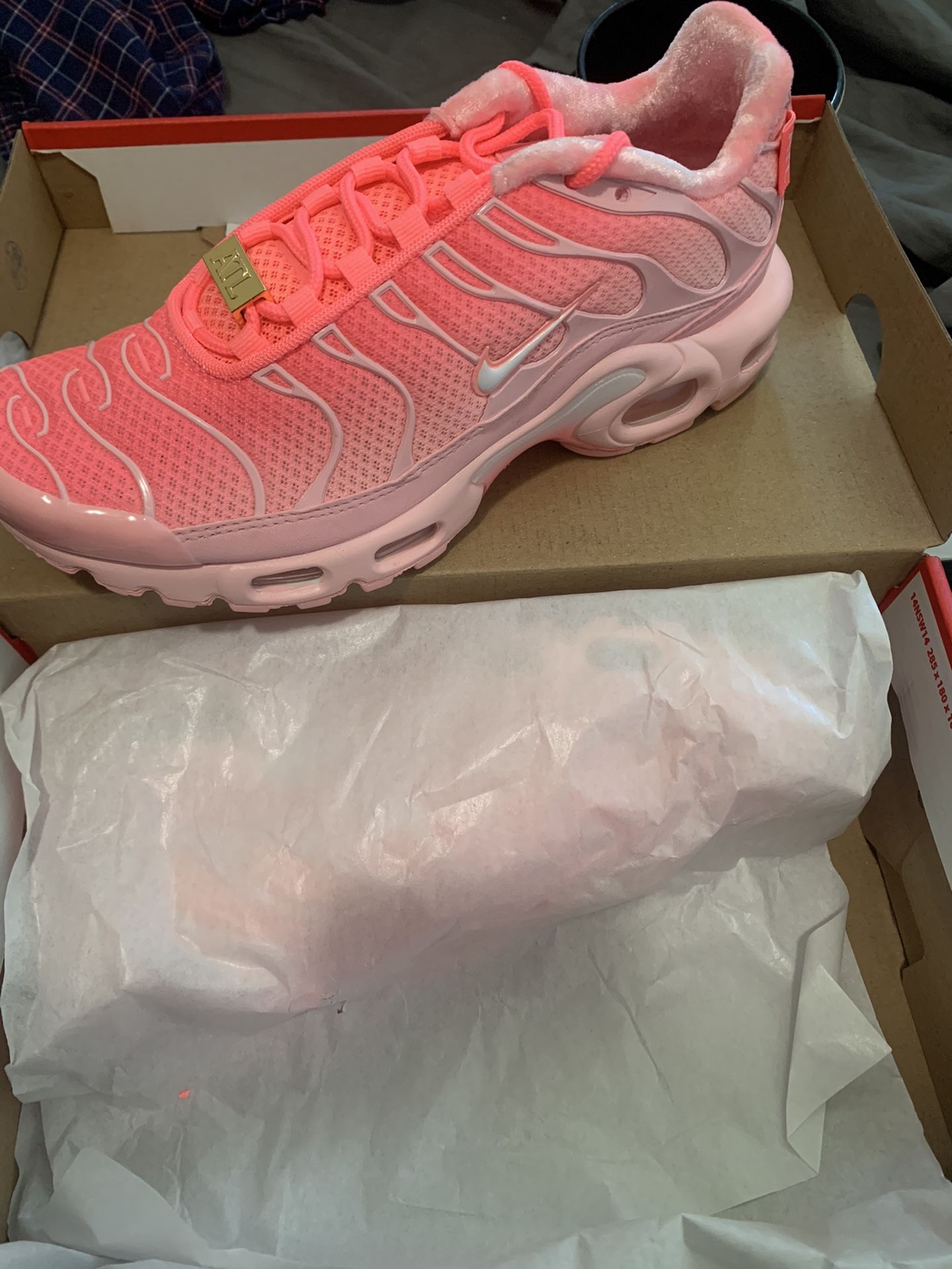 Nike Air Max Plus City Special ATL Pink Size 6.5 Women 5 In Menâs for Sale in Los Angeles, CA 