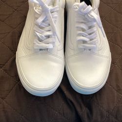 VANS. Shoes. Size  11