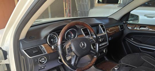 Mercedes benz Gl550