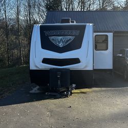 2018 Winnebago Minnie Plus 27BHSS