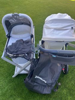 Uppababy Vista stroller + bassinet (Make an offer)