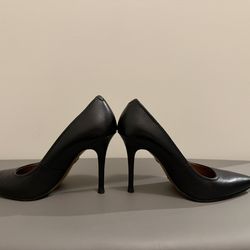 Classic Coach Leather Heels – Women’s Size 7 🖤