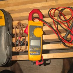 Fluke Clamp Meter 324