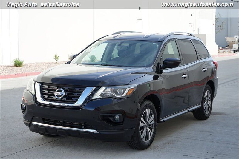 2020 Nissan Pathfinder SV