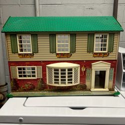Vintage tin litho dollhouse with furniture