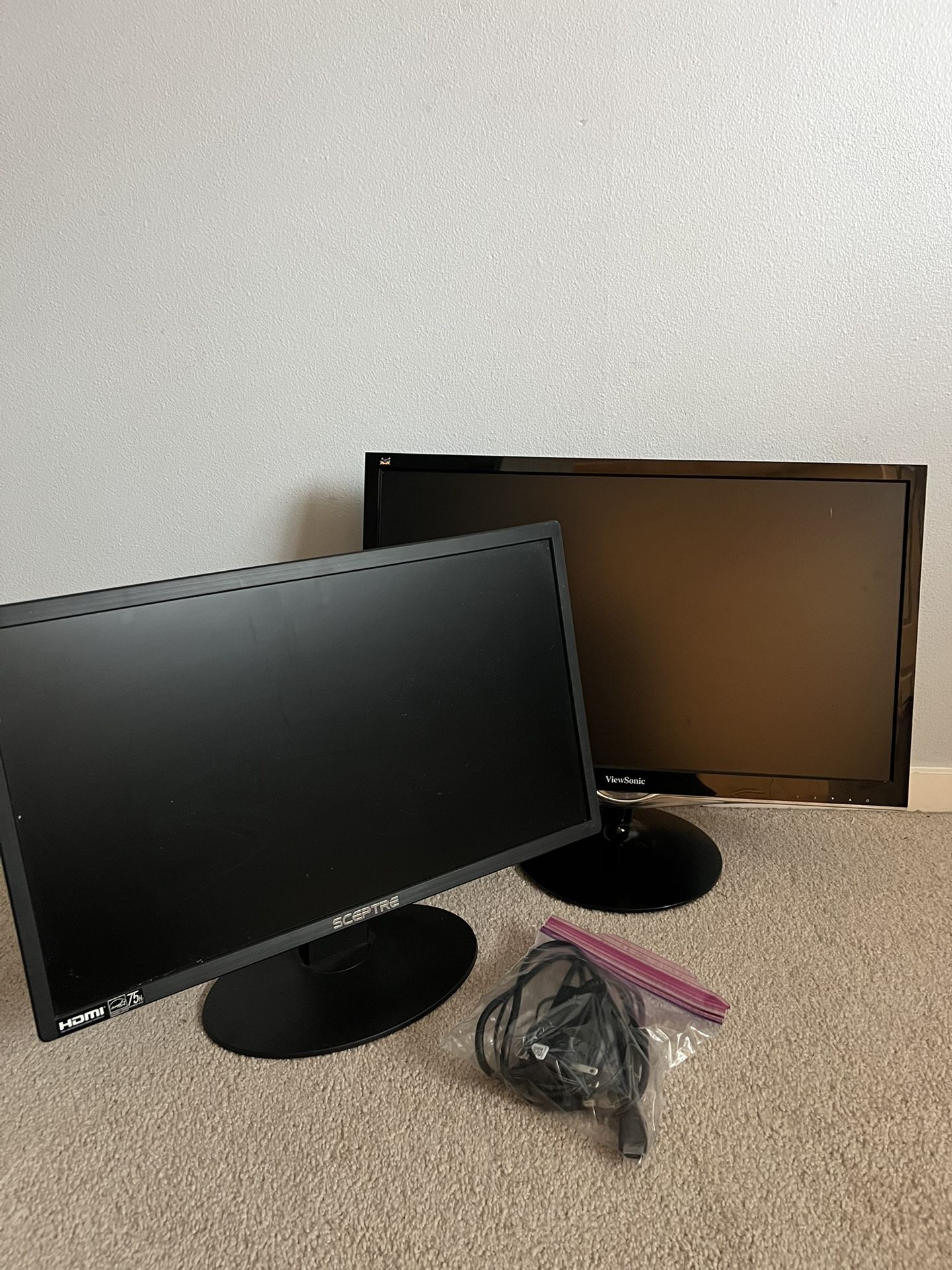 2 Monitors ViewSonic 24” Sceptre 22”