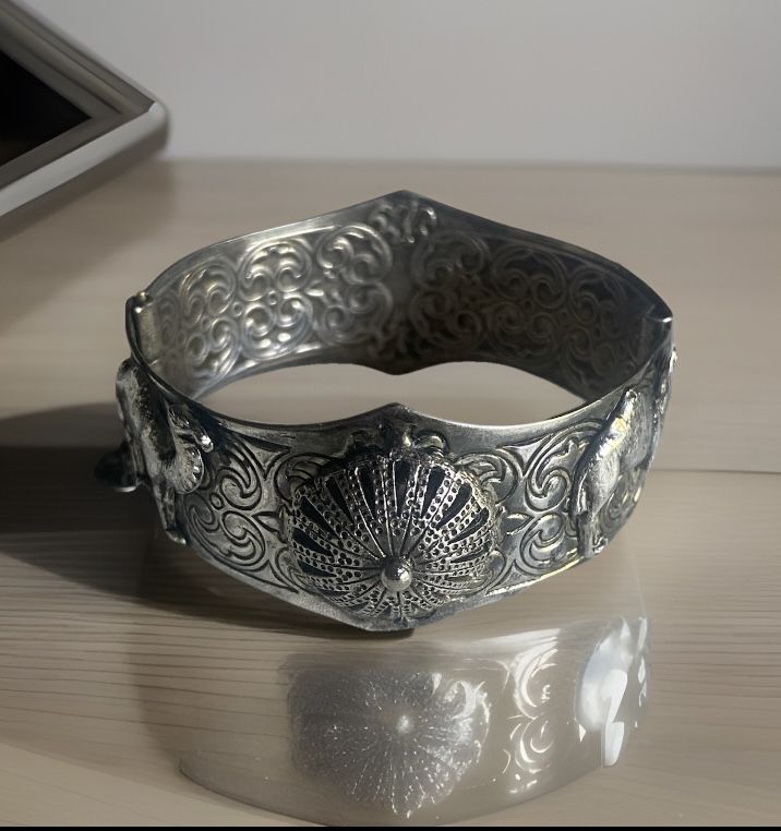 Vintage Berber Filigree Hamsa Camel Hinged Intricate Design 925 Bangle Bracelet 