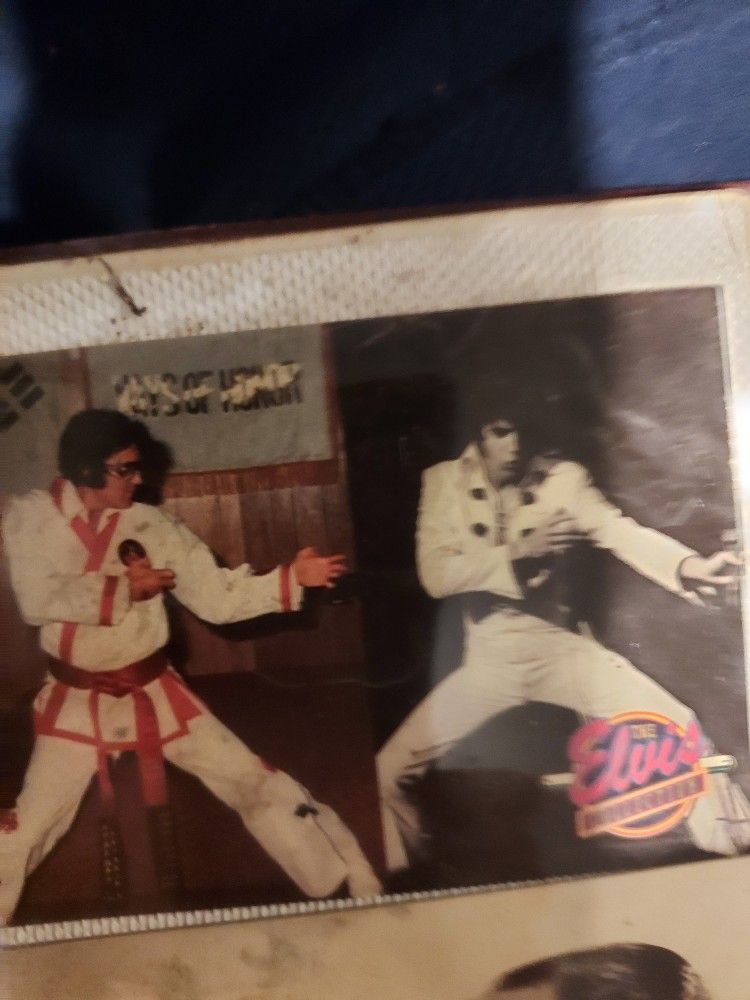 ELVIS TRADING CARDS