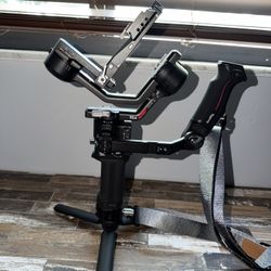 DJI RS 4 Gimbal + SmallRig Sling Handle Kit