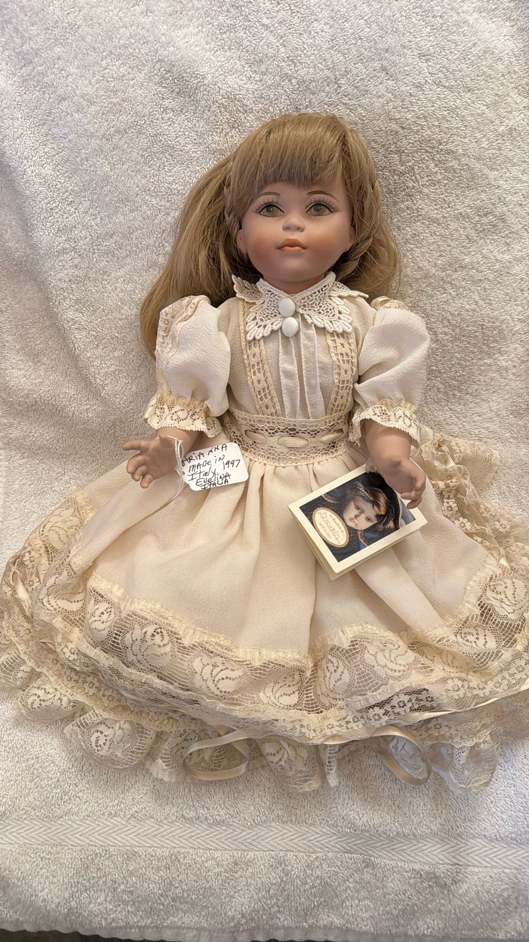 Vtg 1997 Le Bambole di Ariaana Porcelain DOLL Made In Italy 