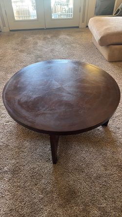 40” Round Mahogany Brown Coffee Table