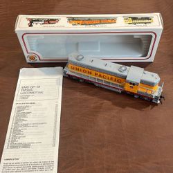 Bachmann HO Scale Union Pacific Engine RMD Go-18 Diesel Locomotive AA(contact info removed)1