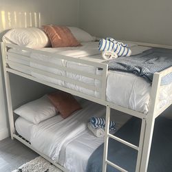 Bunk bed (Great condition)