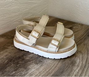 Madden girl women’s cream platform sandals size 8.5