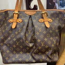 Luis Vuitton Purse