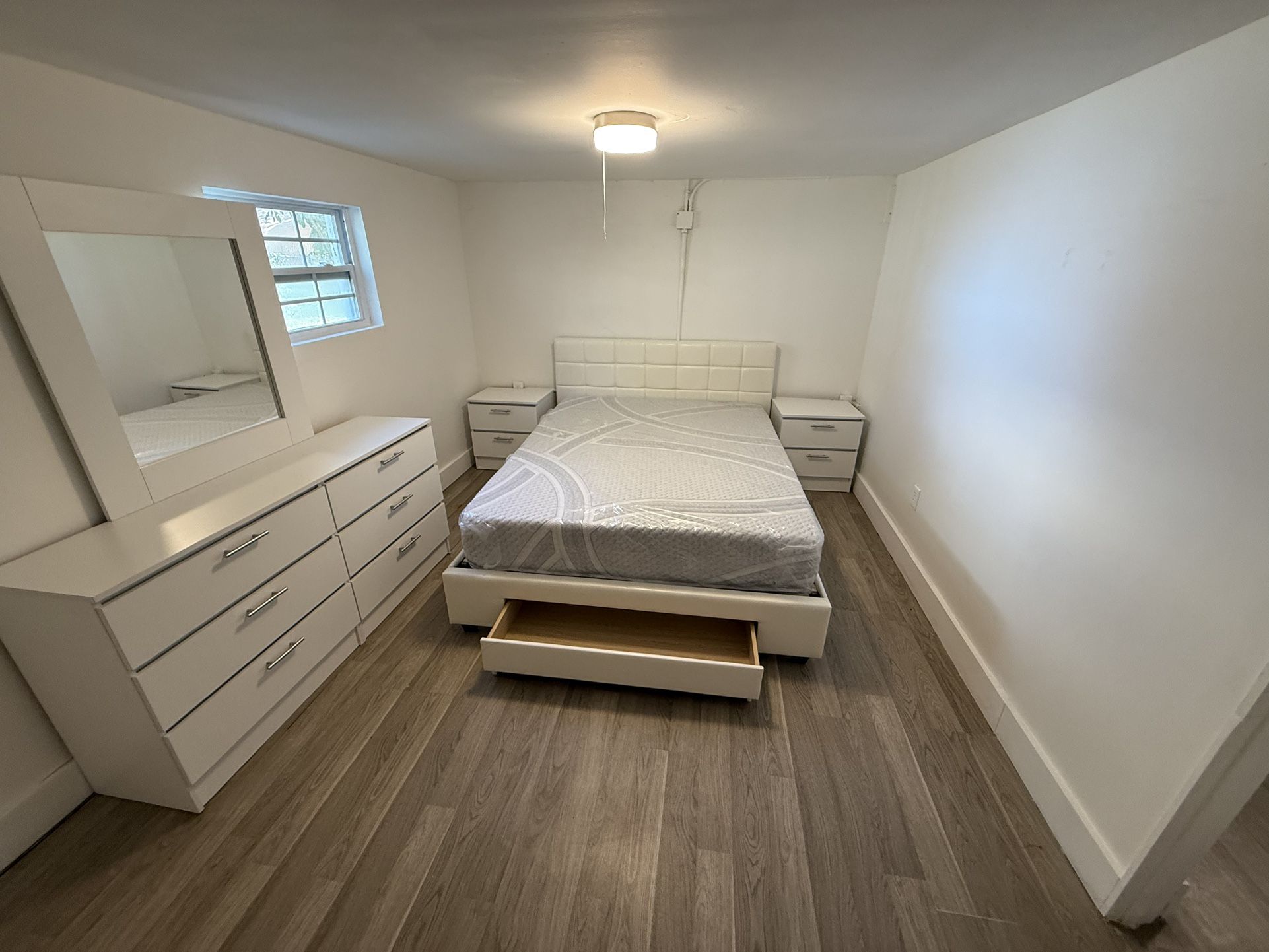 Queen Bedroom Set With Mattress All New Furniture  And Free Installation And Free Delivery 2 Nightstand And Dresser And Mirror.