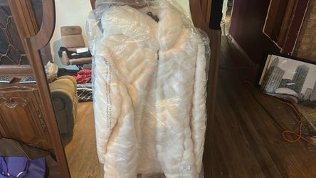 Liz Claiborne faux fur coat