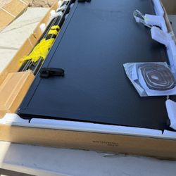 Hard Tri Fold Low-Pro Tonneau Cover Compitable With 2020-2025 Chevy Silverado/GMC Sierra 2 HD 6.9ft(82.2") Bed, Not For CarbonPro Bed