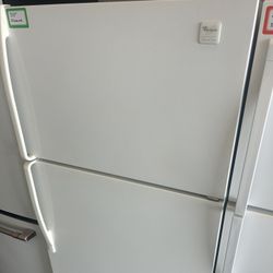 Whirlpool Refrigerator Top And Bottom 33 Inches Wide With Warranty 
