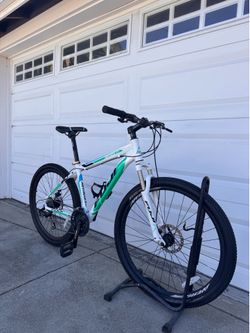 Fuji Nevada Comp 27.5 Mountain Bike – Ready to Ride
