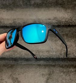 NEW Polarized Oakley Holbrook XL With Original Packaging