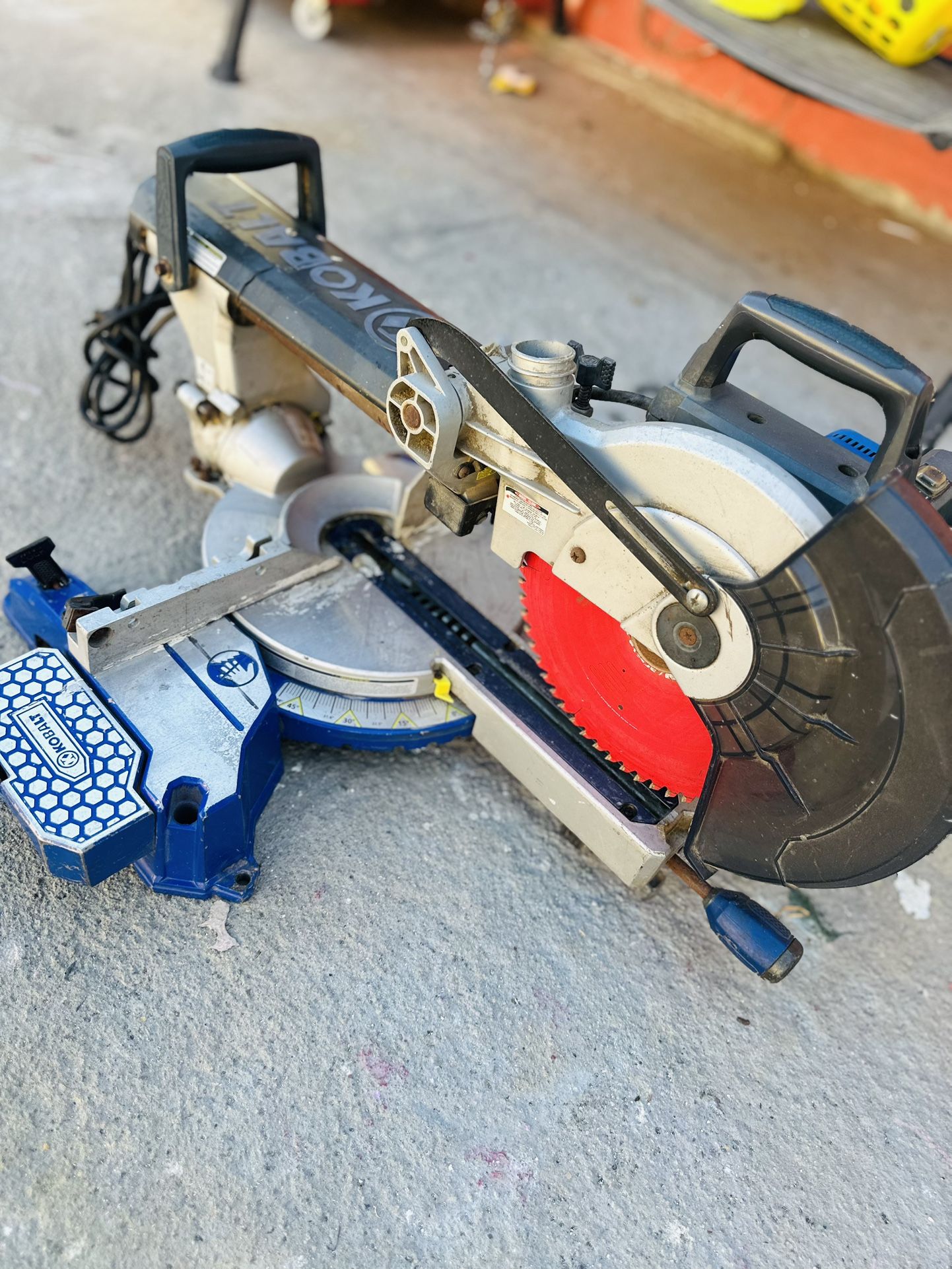 KOBALT Cutting Biggues Saw
