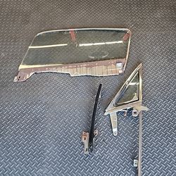 1965, 1966 Mustang Fastback door window