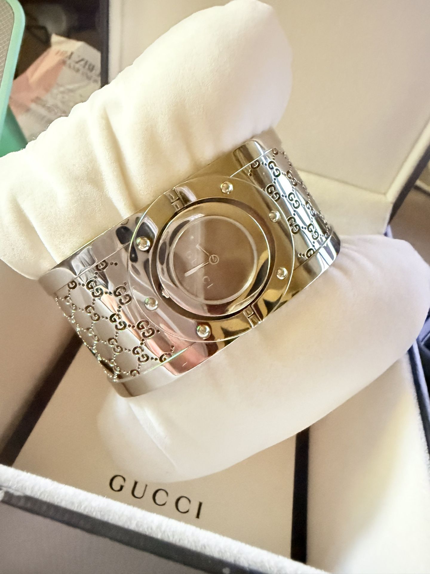 Authentic Gucci Twirl Bangle Wristwatch Brown Dial