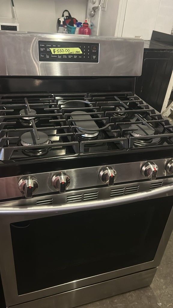 Samsung Gas Stove W/ Convention Oven