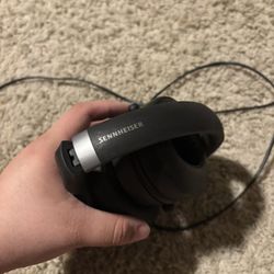 Senheiser wireless and wired headphones