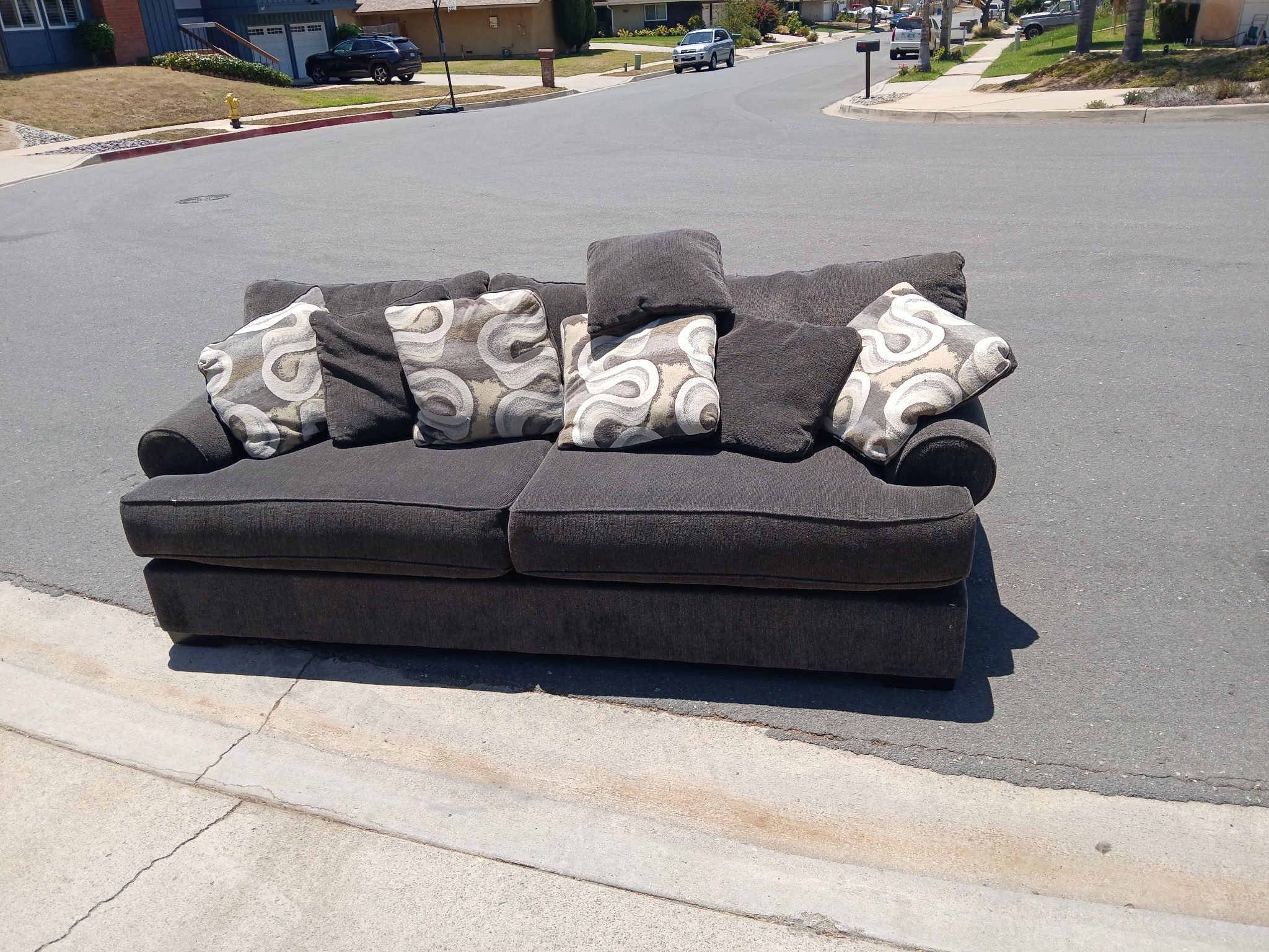 SOFA/COUCH