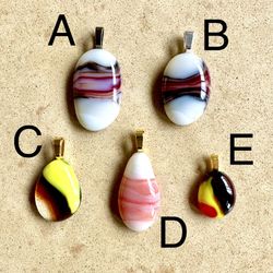 😍 Beautiful glass artwork pendants