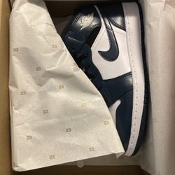 Brand New Jordan 1 Mid Armory navy GS 7Y