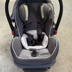 Graco Infant Car Seat And Base 