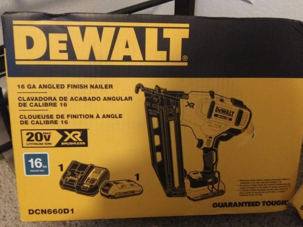 DEWALT 16 GA. NAIL GUN 20V Used once!