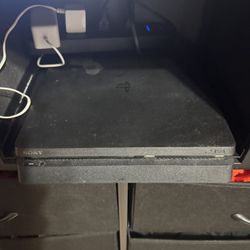 PS4 Slim