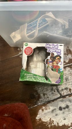 Figurine painting kit