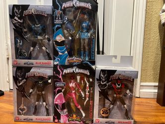 Power rangers figures