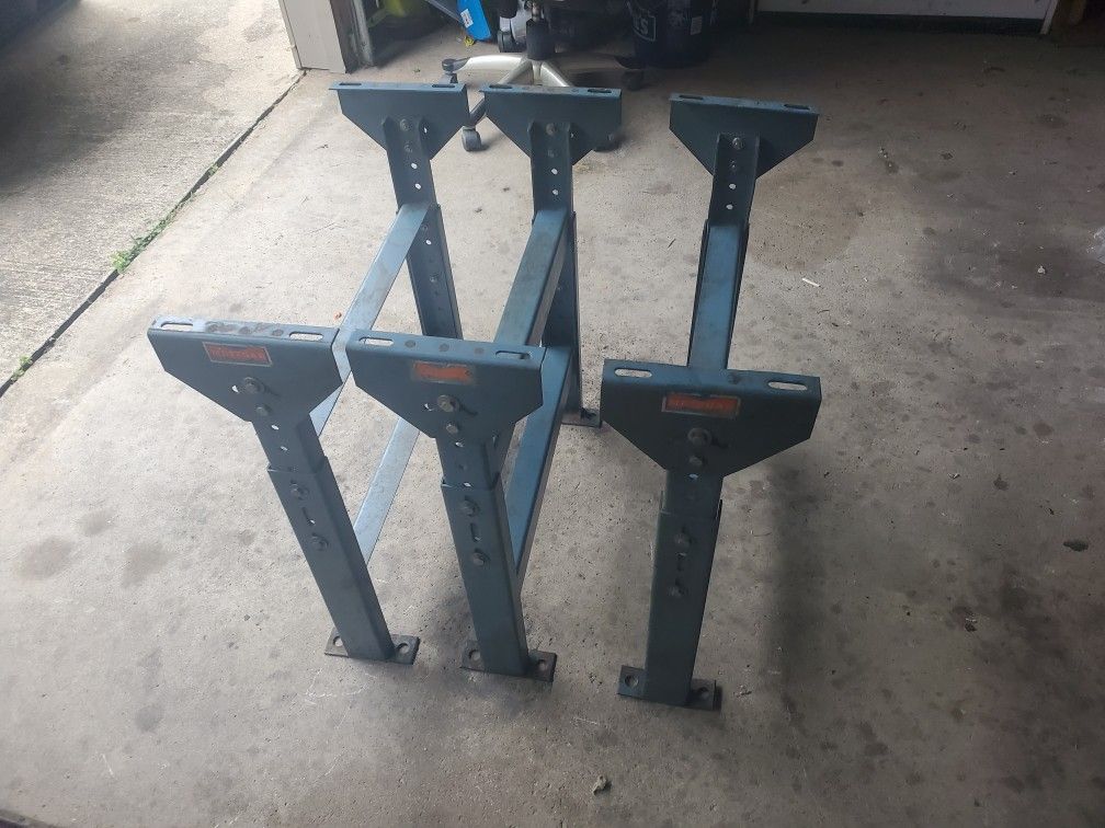 Table legs