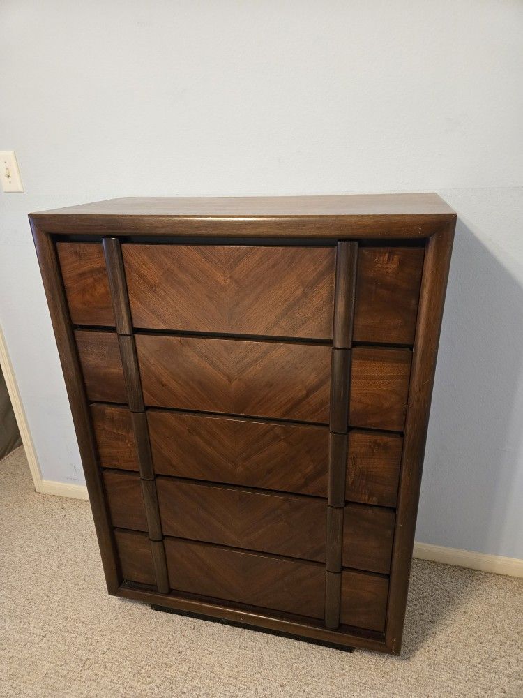 Lane Mid-Century 5-Drawer Wooden Dresser