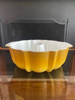 Vintage 1970s Nordic Ware  Bundt Cake Pan
