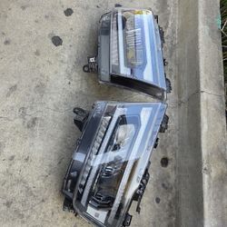 Headlights For 19-23 Dodge RAM 1500 Clear Reflector A Pair Sequentia