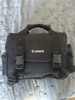 Canon EOS Rebel XTi DSLR Starter Kit + Extra Telephoto Lens & Bag
