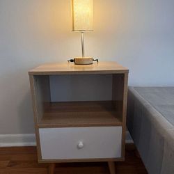 2 Nightstands 