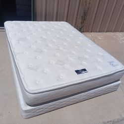Serta queen Perfect Sleeper Mattress And Box Spring 