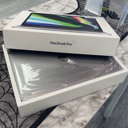 2022 13”MacBook Pro M2 8gb Ram 256ssd 