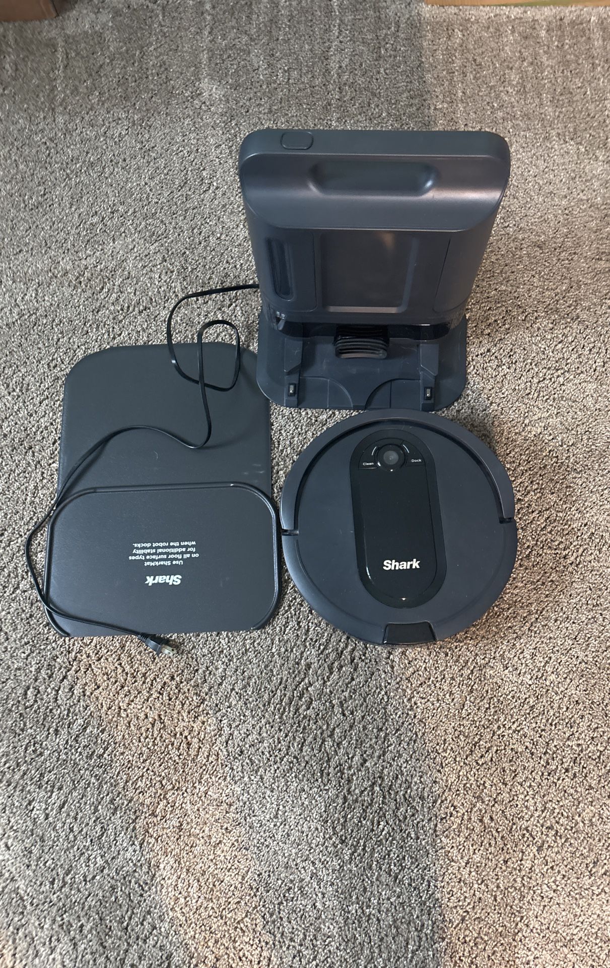 Shark Robotic, Vacuuming Machine With Extra Large Empty Bin